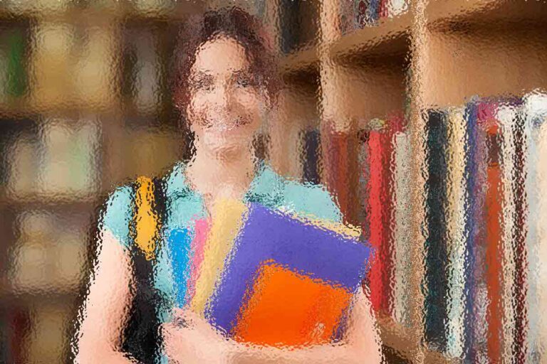 Stanford Researcher Shows That a Posed Smile Can Improve Your Mood